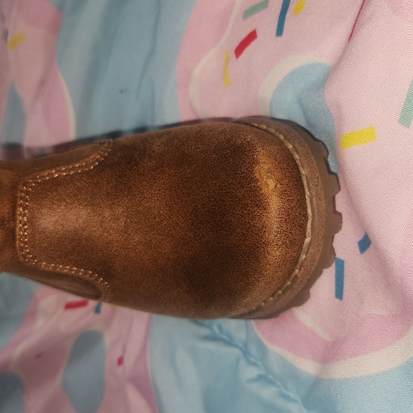 Boots - Picture 4 of 8